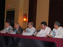 José Ramón Perán, Coordinador, Fernando Gutiérrez; Fernando Aldana, Leonardo Beltrán y Leopoldo Vinchis. AGENCIA CONACYT  /