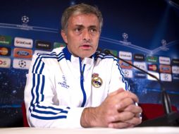 Mourinho habló de las cualidades del entrenador del Barcelona Josep Guardiola en rueda de prensa. AFP  /