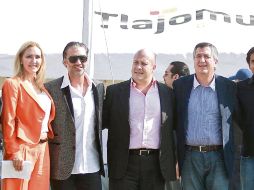 Angélica Fuentes, Alejandro Fernández, Enrique Alfaro y Jorge Vergara, encabezaron ayer el arranque del complejo. E. PACHECO  /