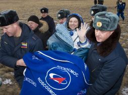 Los astronautas que viajaban abordo de la Soyuz TMA-19, llegaron en perfectas condiciones. AFP  /