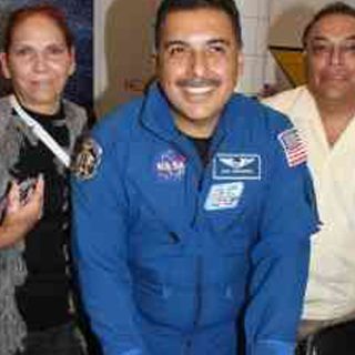 El astronauta José Hernández deja huella