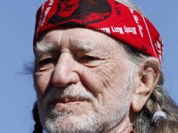 El cantante al ser descubierto por las autoridades fue detenido junto con dos personas más. AP  /