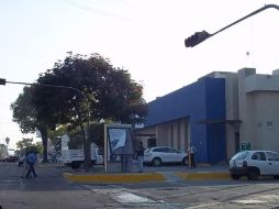 Eumex denuncia que no se impidió que MUO comenzara con la instalación de su publicidad en  Niños Héroes y Unión. ESPECIAL  /