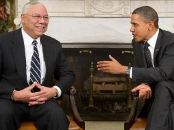 El ex jefe de la diplomacia estadounidense, Colin Powell, y Barack Obama, en la Casa Blanca. AFP  /