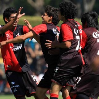 Atlas se corona en casa