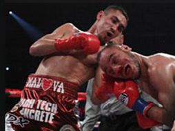 El boxeador Humberto Soto defendió su título de peso ligero de la CMB ante Antillón. ESPECIAL  /