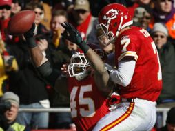 Leonard Pope celebró el touchdown que le dio la victoria a su equipo. AP  /