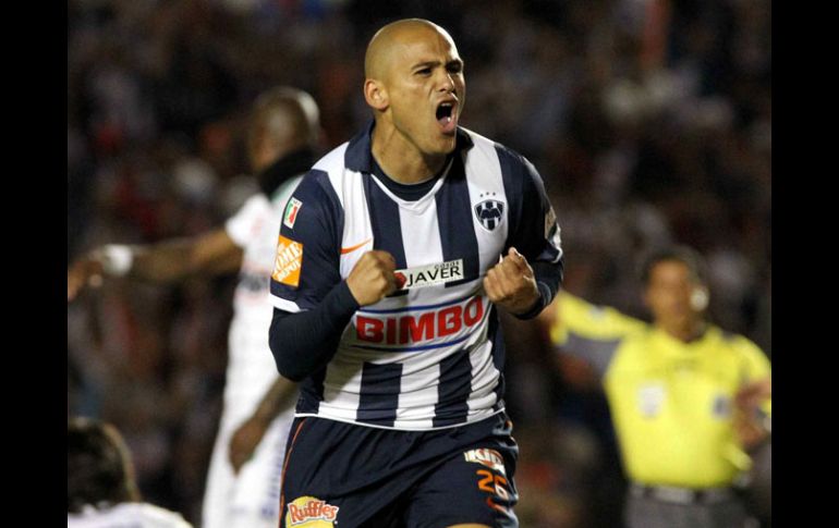 Humberto Suazo fue la pieza clave para el campeonato del Monterrey. MEXSPORT  /