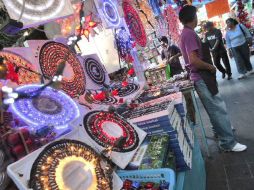 En total se instalarán 11 tianguis navideños en Zapopan. S. NÚÑEZ  /