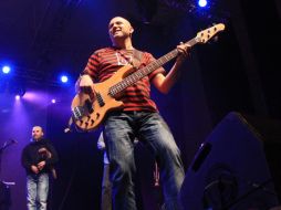 Los Celtas Cortos pusieron a bailar a más de dos mi personas en el Foro Expo. A. HINOJOSA  /