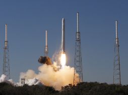 Fue lanzada por el cohete Falcon 9 a las 14.43 GMT desde Cabo Cañaveral (Florida). REUTERS  /