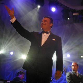 Fernando de la Mora rinde tributo a los grandes boleros en la COP16