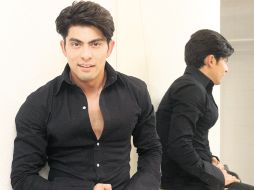 Víctor García estrena material discográfico, al que titula Amorcito corazón.M.FREYRÍA  /