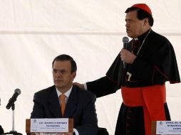 Marcelo Ebrard y Norberto Rivera, en la inauguración de la primera etapa de la construcción de la Plaza Mariana. EL UNIVERSAL  /