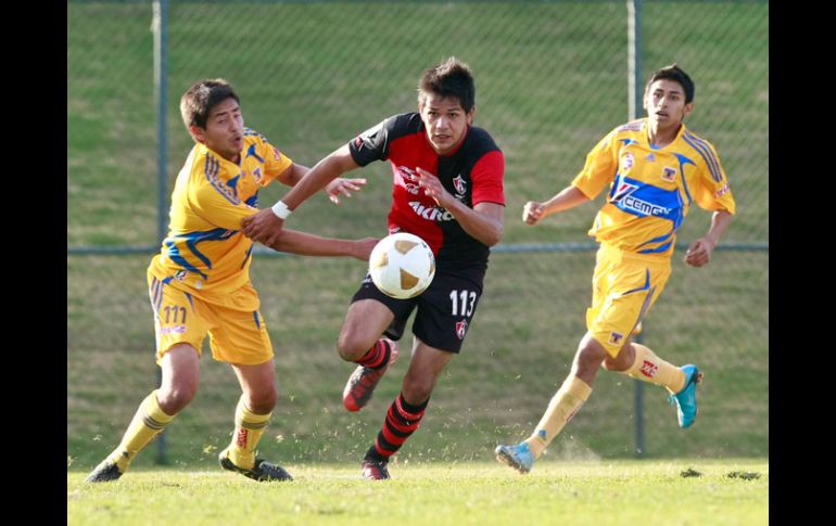 Los Tigres vinieron al Colomos a defenderse y se salieron con la suya al llevarse el marcador en cero. E. PACHECO  /