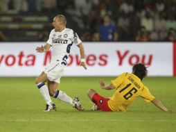 El jugador holandés salió lesionado del partido semifinal del Mundial de Clubes. EFE  /