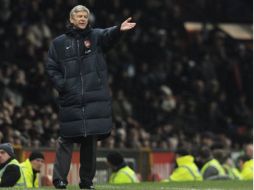 El estratega del Arsenal dirigiendo el partido disputado ante el Manchester United. AFP  /