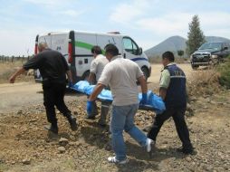 Hasta el sitio arribaron diversas autoridades, quienes realizaron las investigaciones en el lugar del hallazgo. M. PATIÑO  /