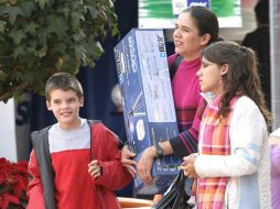 Conforme se va acercando la fecha de navidad más compradores surgen afirmó la Oficina Federal de Estadísticas. ARCHIVO  /