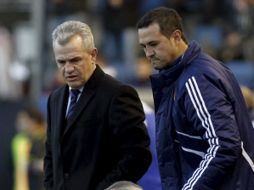 Javier Aguirre y Manuel Vidrio durante el pasado partido ante el Osasuna, Aguirre espera contrartar a Gio para los Maños. EFE  /
