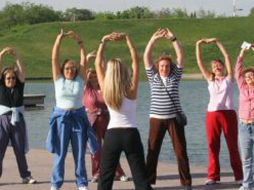 Reemplazar las comidas habituales por batidos, barras o entradas empaquetadas no ayuda a adolescentes a perder peso. ESPECIAL  /