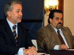 Imagen de archivo de Emilio González y Marco Antonio Cortés Guardado, durante una reunión. ARCHIVO  /