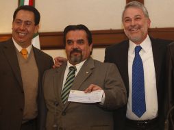 Emilio González Márquez y Marco Antonio Cortés hicieron oficial el fin del conflicto. S. NÚÑEZ  /