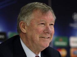 Alex Ferguson avisa que ya planean la salida de Van der Sar del equipo. AP  /