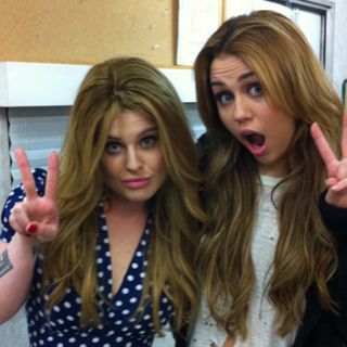 Kelly Osbourne defiende a Miley Cyrus