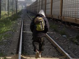 Un inmigrante centromericano atraviesa México en tren. NTX  /