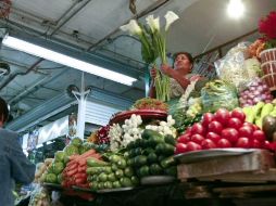 • En diciembre los incrementos en los precios se manifestaron en el limón, aguacate, jitomate, chayote y chícharo. E. BARRERA  /