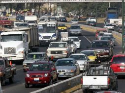 Se ve afectada la circulación sobre el Periférico en el sentido que va de la Carretera a Chapala hacia la avenida Colón. ARCHIVO  /
