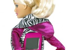 La novedad consiste en la cámara que lleva en el collar y en la pantalla LCD en color. ESPECIAL  /