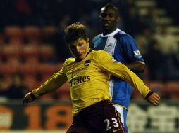 El ruso Andrei Arshavin fue el autor del primer gol del Arsenal. AFP  /