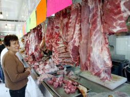 La Secretaría de Salud exhorta a la población a no consumir víceras ni carne de dudosa procedencia para evitar contagios. A. GARCÍA  /