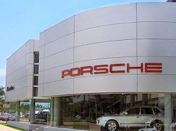 Cuando Porsche hizo pública su tenencia en VW e octubre del 2008, los papeles de esa firma saltaron. ESPECIAL  /