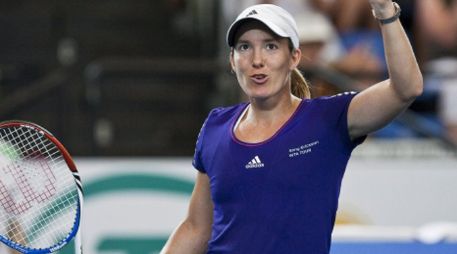 Justine Henin festejando su victoria de la jornada de la Copa Hopman. EFE  /
