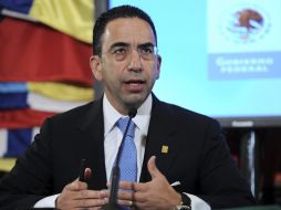 El secretario de Trabajo, Javier Lozano,  durante una conferencia de prensa. EFE  /