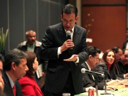 Humberto Moreira se reunió con líderes de los comités directivos estatales del PRI para asegurar su respaldo. EL UNIVERSAL  /