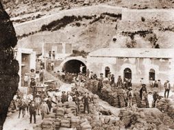 El Túnel Ogarrio es el mejor ejemplo de cómo luce una mina en forma de socavón. ESPECIAL  /