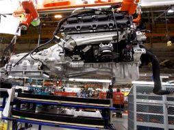Motor Chrysler en la línea de montaje. REUTERS  /