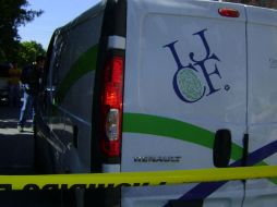 Al lugar del hallazgo de la mujer muerta, acudió personal de Ciencias Forenses. ARCHIVO  /