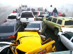 En el lugar del accidente, se impactaron 32 automóviles. EL UNIVERSAL  /