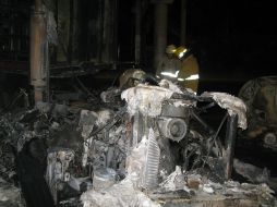 Aspecto de un carguero que fuera incendiado en Carretera a Chapala. M. PATIÑO  /