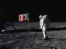 La tarjeta de presentación del primer hombre que caminó en la Luna fue puesta en venta. AFP  /