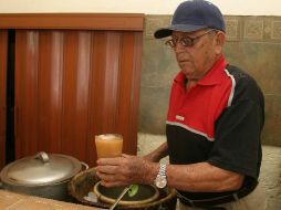 La elaboración del tejuino siempre ha sido de manera artesanal. M.FREYRIA  /