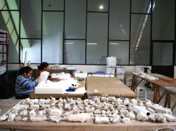 Más de tres mil piezas prehispánicas están en proceso de restauración, embalaje, catalogación y traslado. EL UNIVERSAL  /