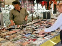 Un 88% de los entrevistados adquirió algún artículo pirata, a pesar de que 58% tiene una percepción negativa de la piratería. ARCHIVO  /