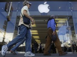 La firma dijo que vendió 16.2 millones de iPhones en el primer trimestre fiscal. AP  /