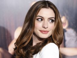 Anne Hathaway protagoniza la cinta De amor y otras adicciones al lado de  Jake Gyllenhaal. REUTERS  /